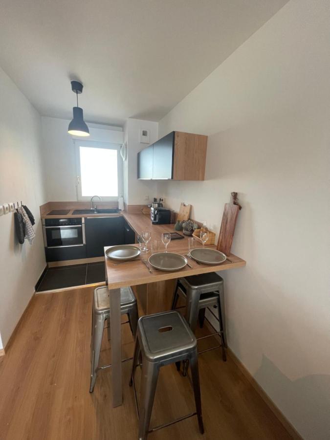 Alp Chartres - Grand Studio Avec Terrasse Et Parking Bagian luar foto