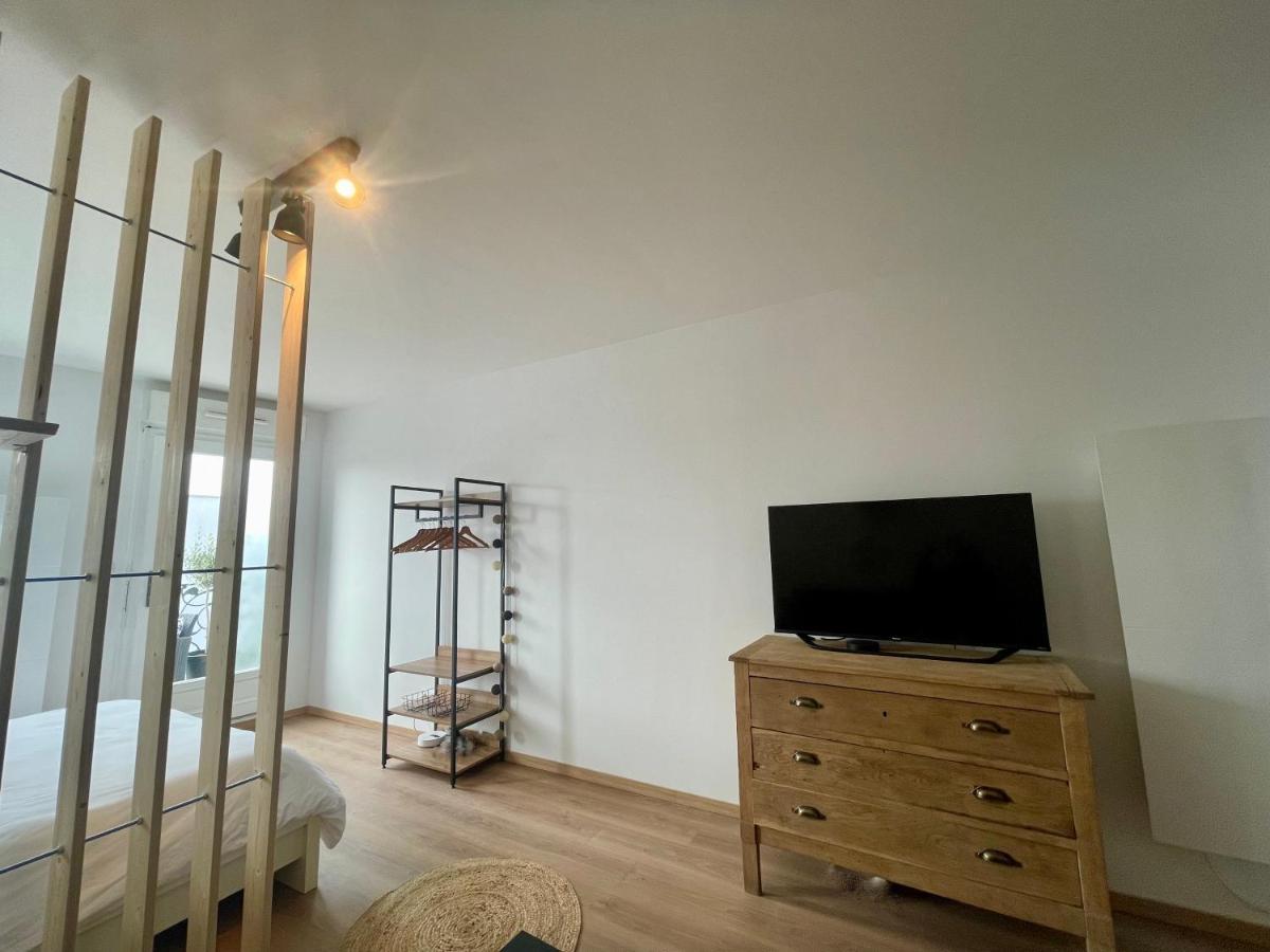 Alp Chartres - Grand Studio Avec Terrasse Et Parking Bagian luar foto